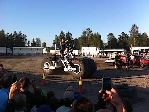 Monster Truck 20110704 - 18.JPG